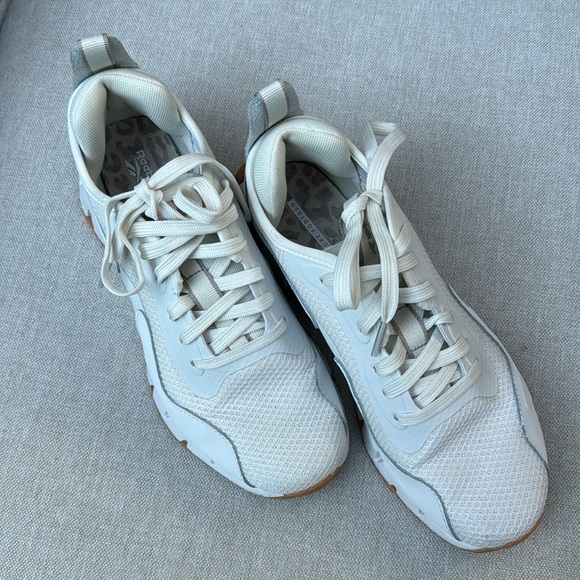 Reebok Ortholite Zig Dynamica Sneaker-Sz 8-Chalk/White Combo-Gum Soles - Picture 2 of 15